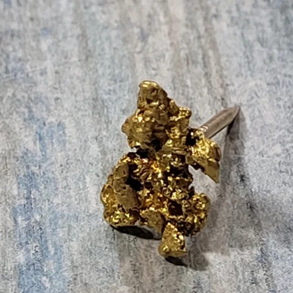 10k Gold Chip Tie Pin. - Picture 4 of 11
